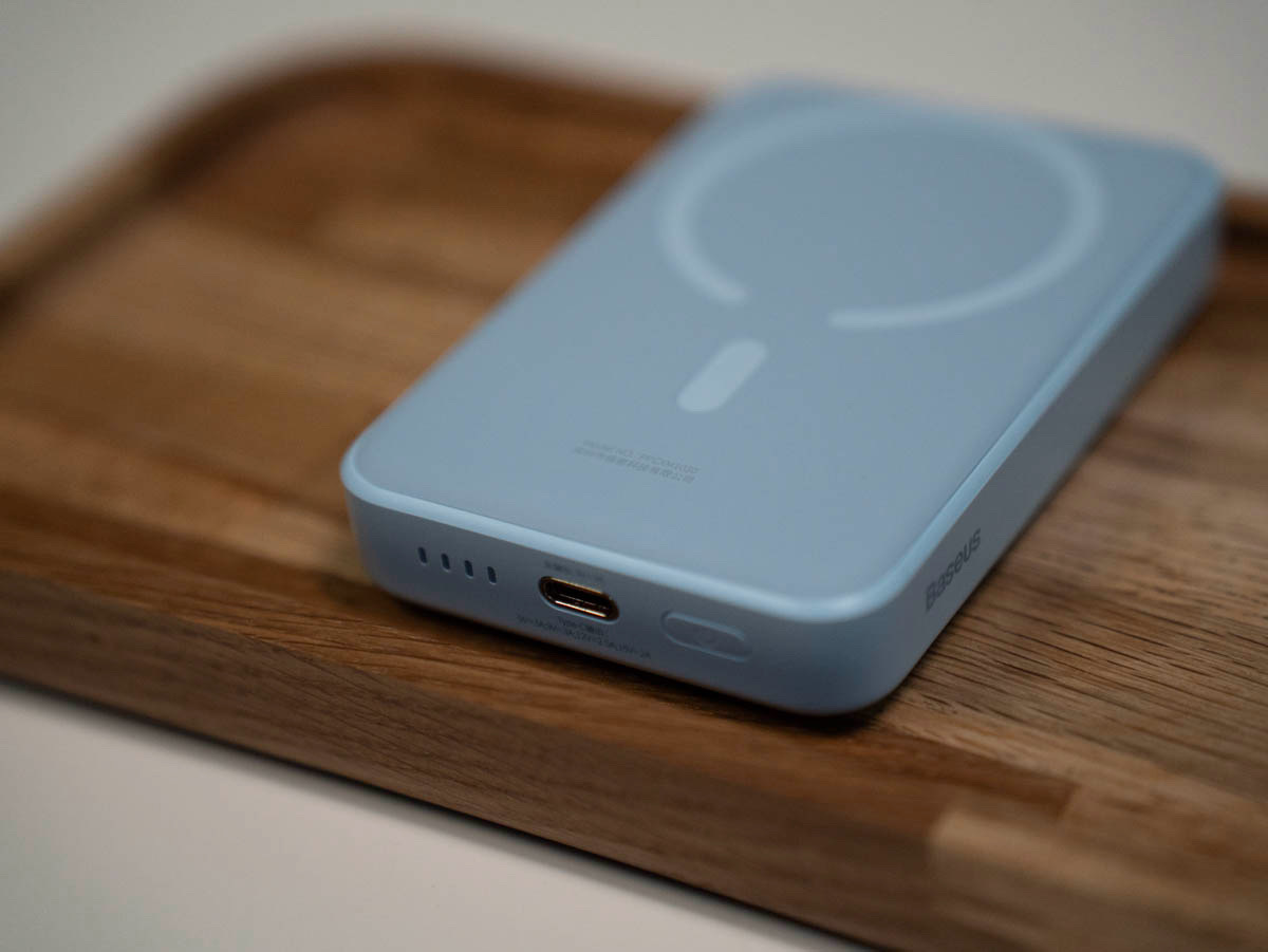 Повербанк Baseus MagSafe 1000 - фото 4